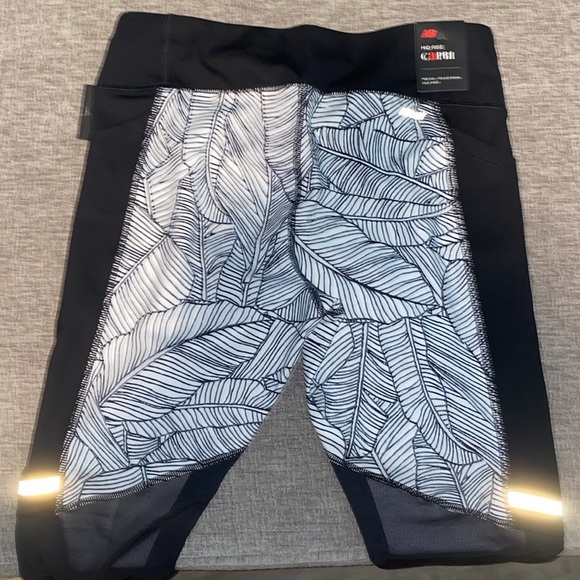 New Balance Mid Rise Capri - Picture 3 of 7